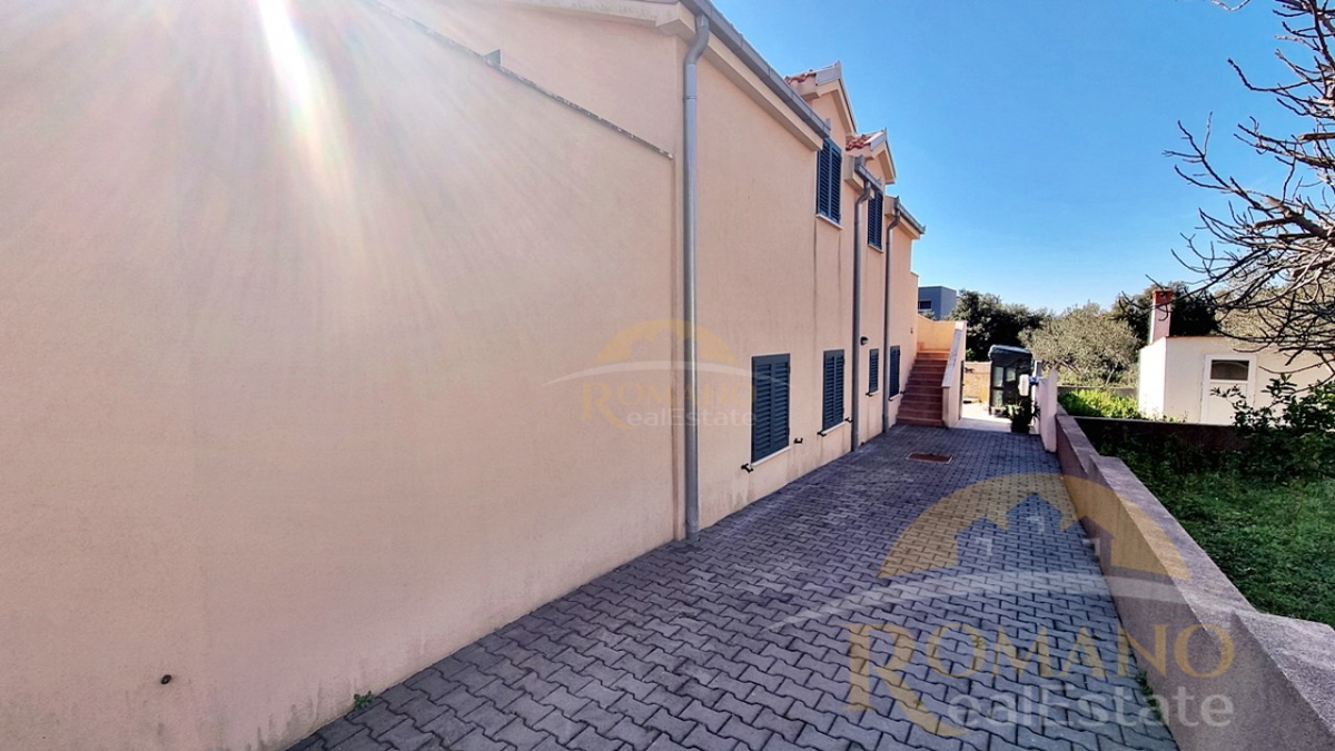 Hiša za prodajo v Seget Vranjici – blizu Trogirja